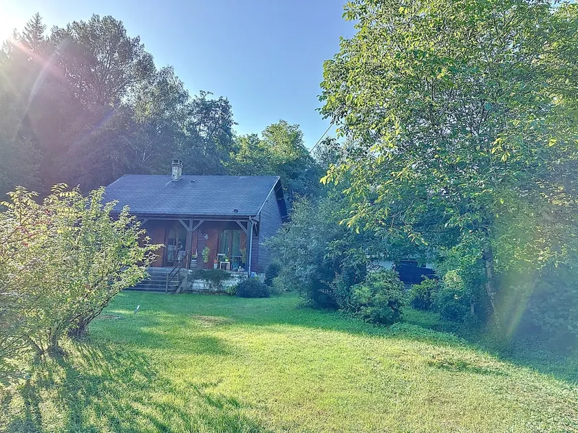 Cottage at the edge of the woods - Image 1