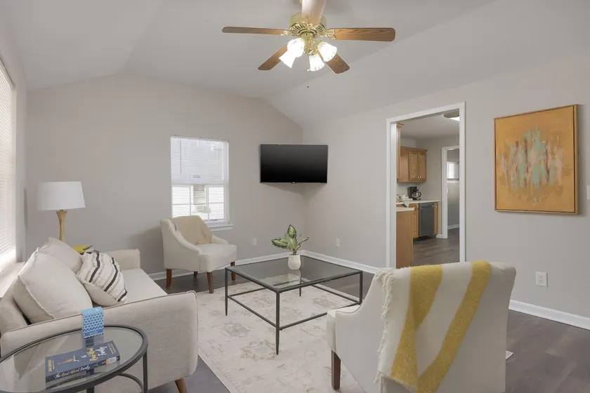 Bright & Cozy 3BR Home - Pets Welcome! - Image 1