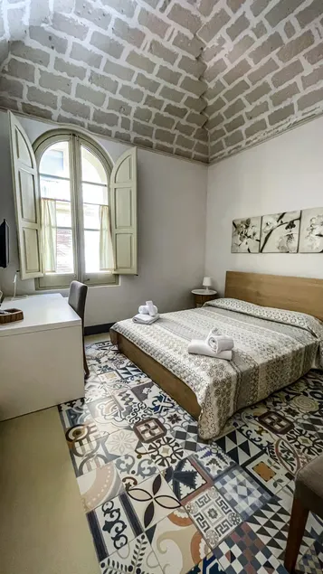 isola felice residence - 4-bedroom seaside apartment - Image 1