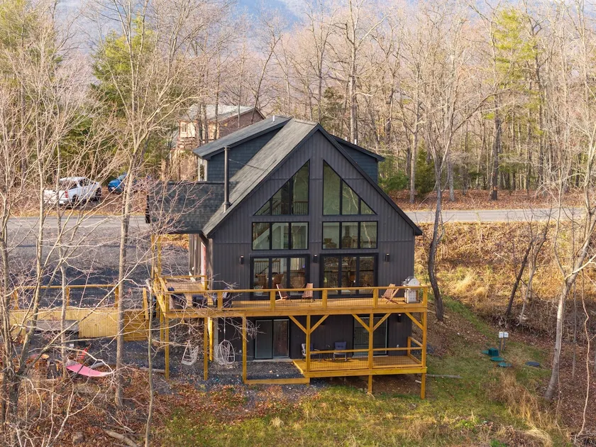 Ridgetop Retreat- Hot Tub, Arcade, Fire Pit, Views - Image 1