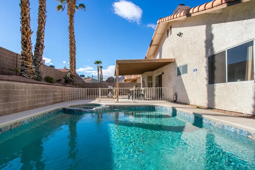 The Stunner - Cozy Fireplace and Pool + Heated Spa - Image 1