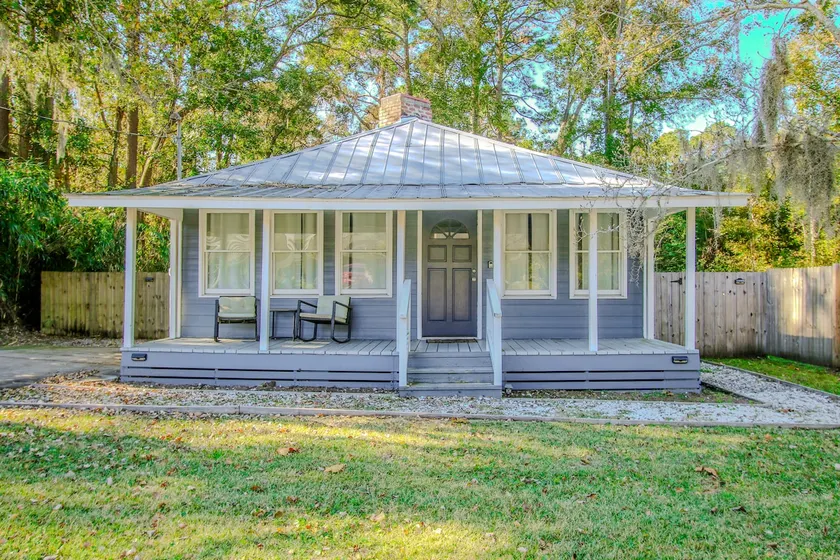 Oak Oasis | Sunny Savannah Stay - Image 1
