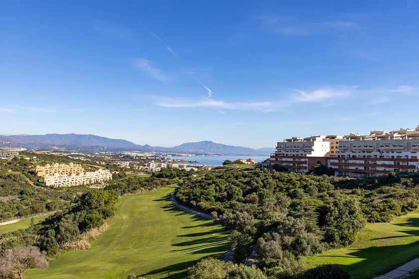 Duquesa Golf and Panoramic Sea-view Property - Image 1