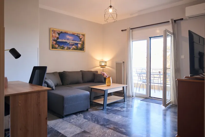 City Center 2-BR Apartment in Mytilene - Image 1