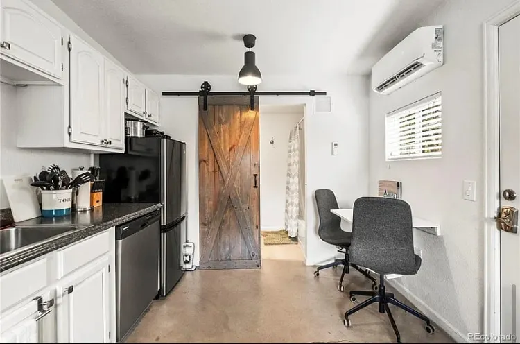 Quiet cozy and private guest house - Image 1