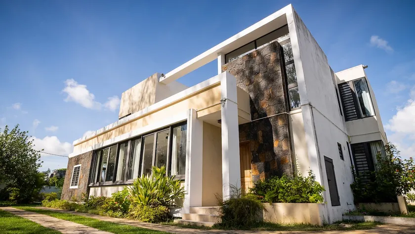 Villa Angelou - Sunlit Beach Getaway with Pool and WIFI - Image 1