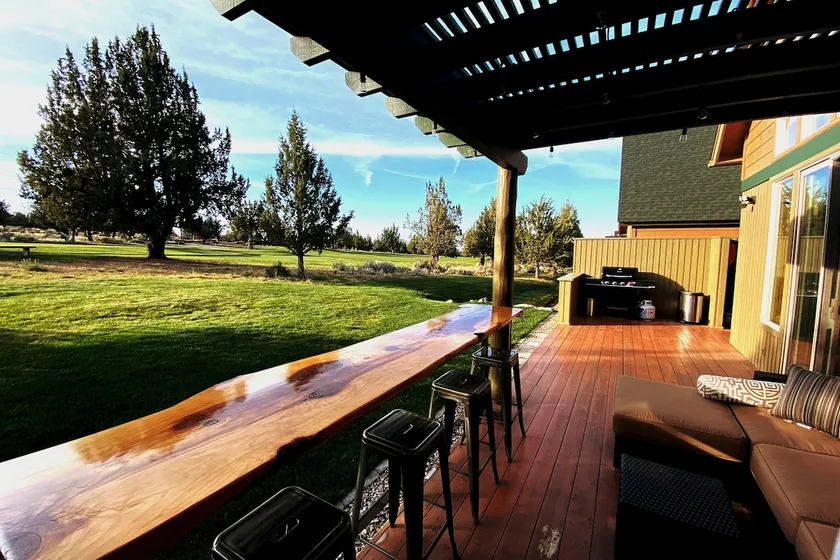 Knotty Pine Oasis on Eagle Crest Ridge Golf Course - Image 1