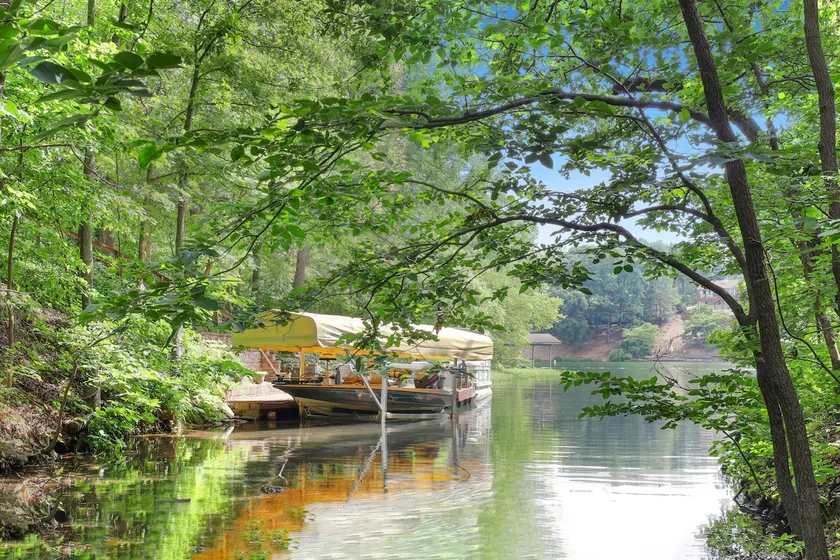 NEW! Lake Views+Grill+Sleeps 12+Game Console - Image 1