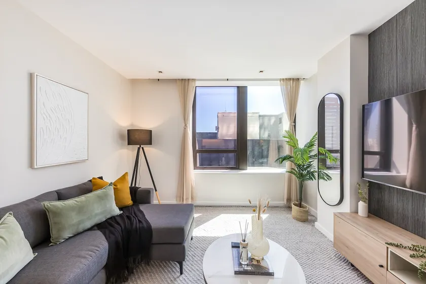 Designer Foreshore Apartment | No Loadshedding - Image 1