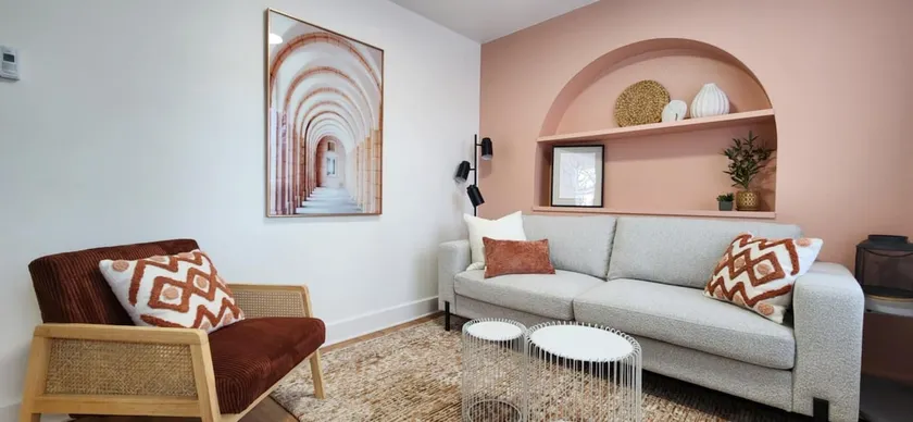 The Rosé Lounge - Image 1