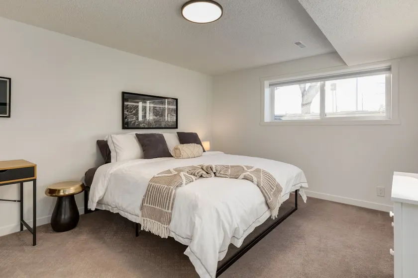 ”Jade” 2 bdrm.King & Queen Bed! - Image 1