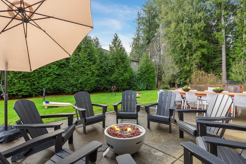 Luxe 7BR Retreat Sleeps 16| Theater, Gym, & Grill! - Image 1
