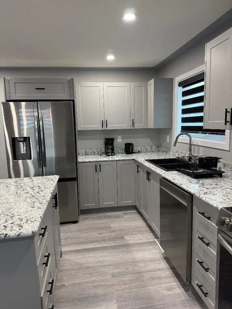 3 Bedrooms, Two Full Bathrooms in Fort McMurray. - Image 1