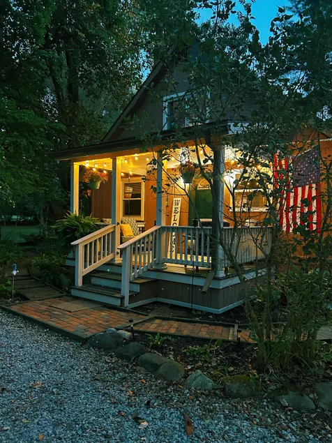 Creekside Cottage - Image 1