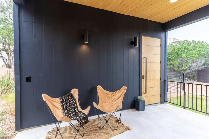 Modern Hill Country Guest House - Image 1