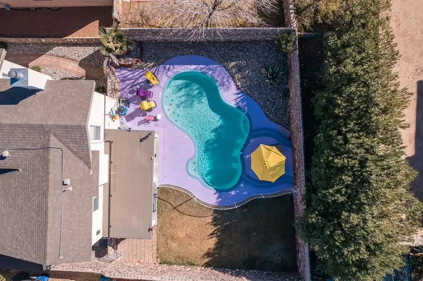 Franklin Luxe Oasis - Image 1