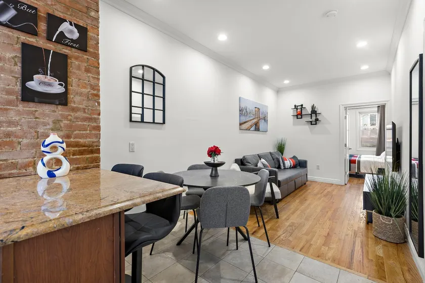 Stylish Modern 2 BR Apartment/NYC Theme/WIFI/Path - Image 1