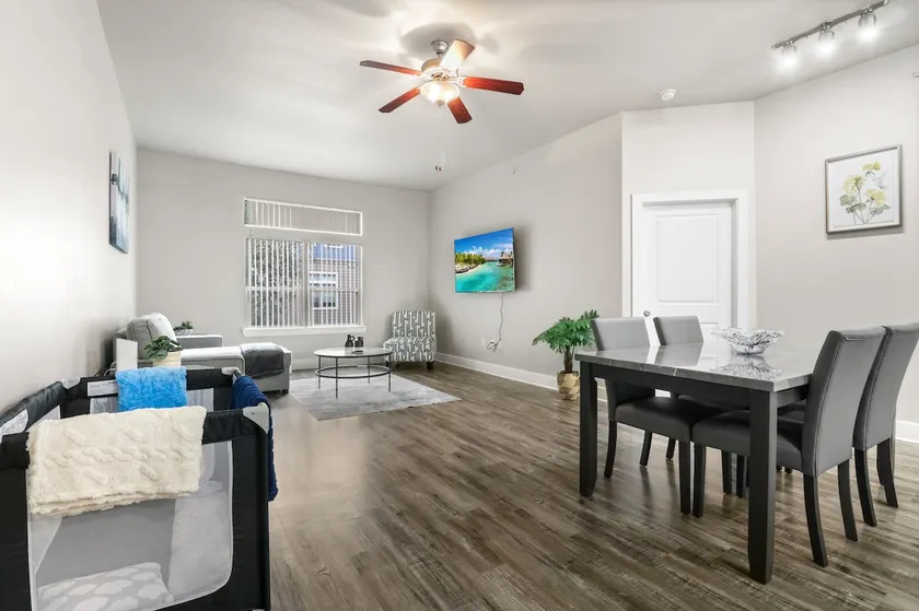 Cozy Winter Stay: Near Kemah, League City, NASA - Image 1