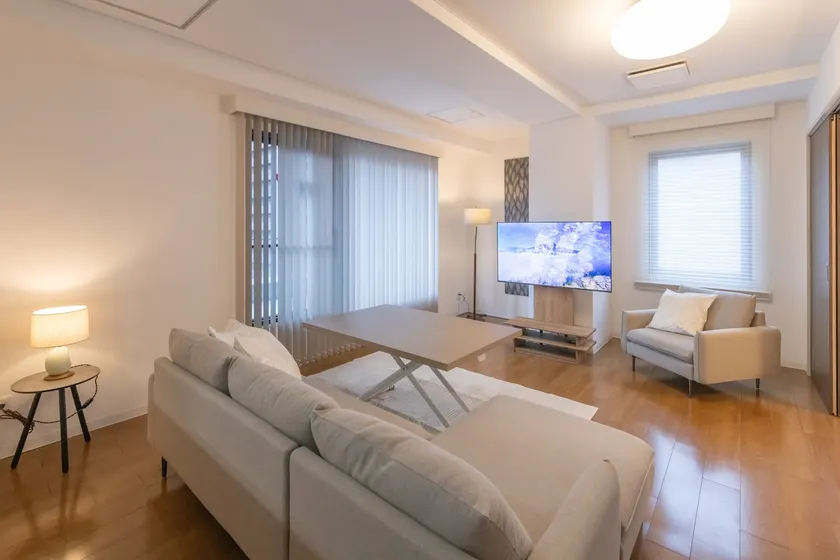 3LDK 6 beds 9 people Excellent access to the center of Osaka and Kansai! 2 minutes walk from Sakaisuji Honmachi Station! Designer's Inn - Image 1
