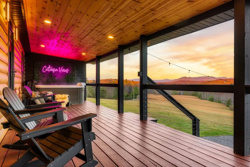 Stunning Views! Tower & HotTub - Image 1
