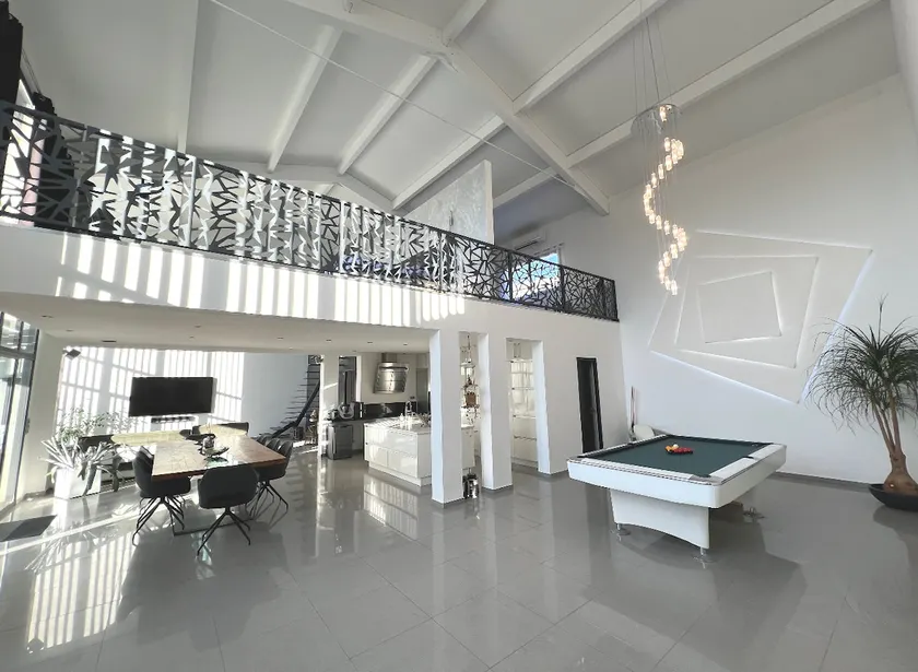 Loft atypique avec jacuzzi - Image 1