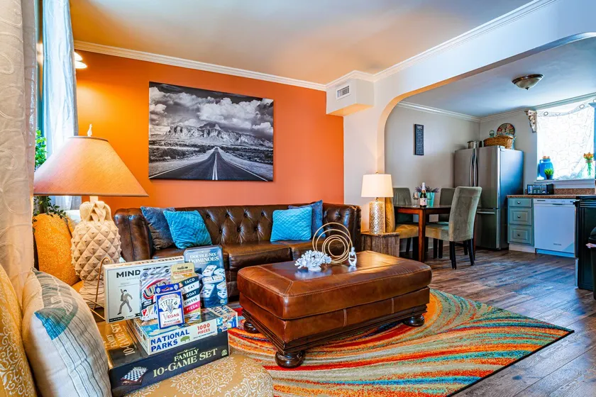 1 Mile to Downtown! | Games | Coffee | 1 Gig WiFi - Image 1