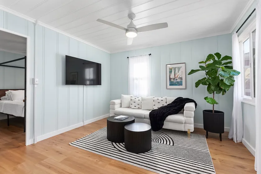 Modern 1 Bedroom Beach Sanctuary - Image 1