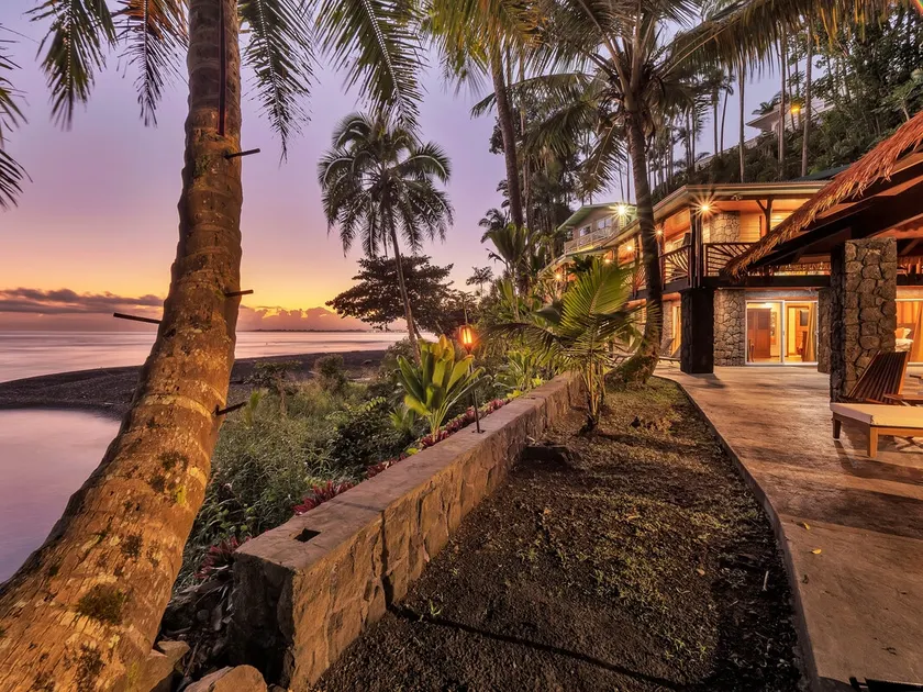 Oceanfront Estate: The Honolii Hale - Image 1