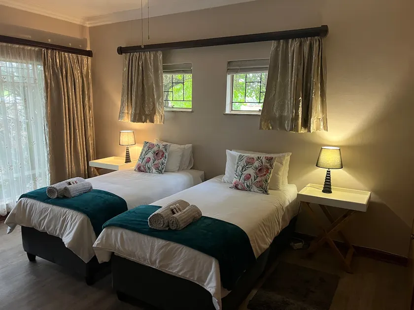 Thorn Tree Guesthouse - Image 1
