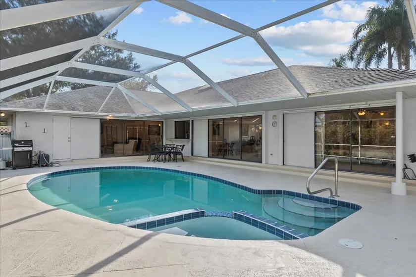 Riverside Retreat: 4BR/3BA - Image 1