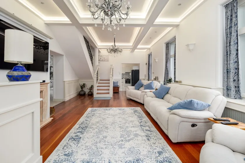 Uhu Villa 750 m2 - Budapest - Image 1
