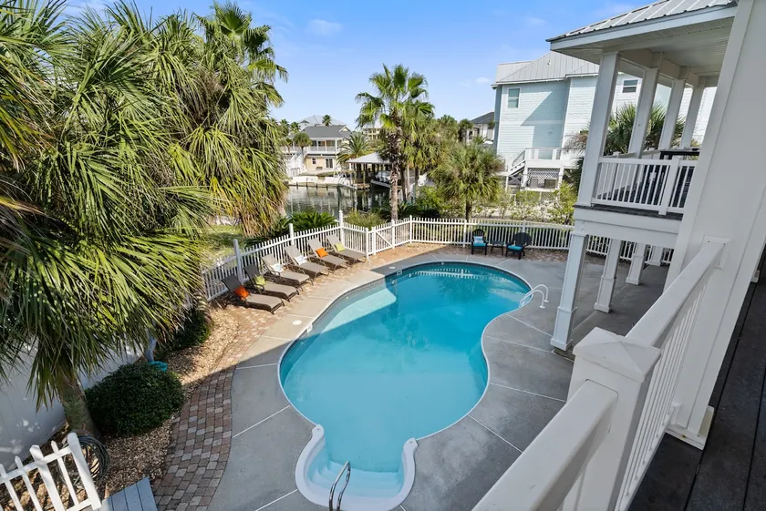 3BR Waterfront*Dock*Steps from Beach*pet*Pickball - Image 1