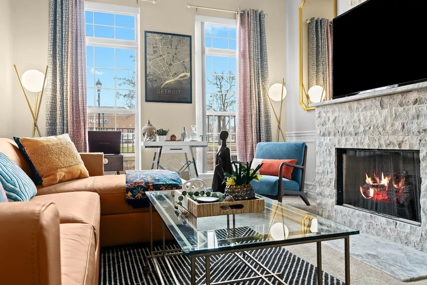 *new* dt auburn hills lux condo - Image 1