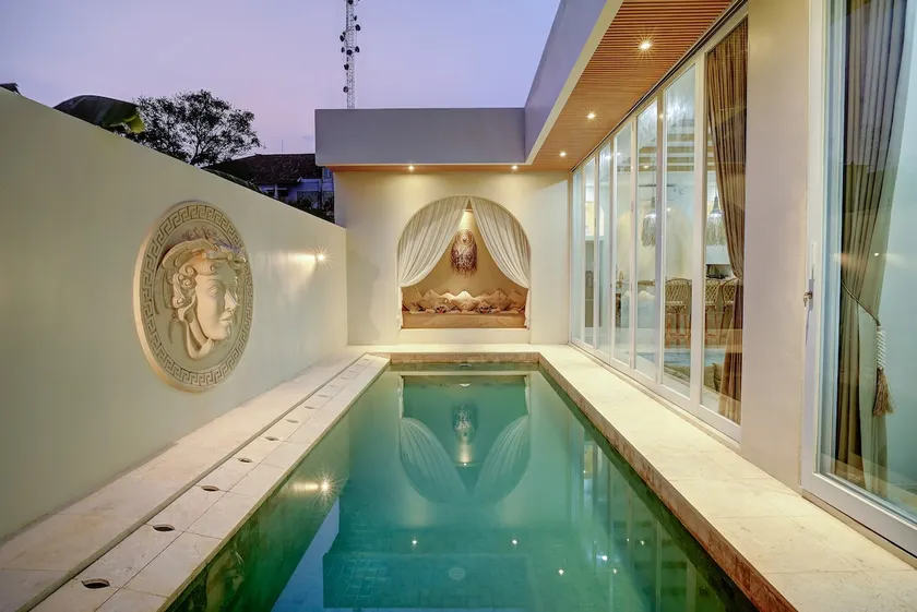 Pool flower - DayBed - Spa - MarbleTub - Sunken LR - Image 1