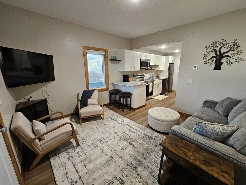 Apartment by the Capitol - Image 1