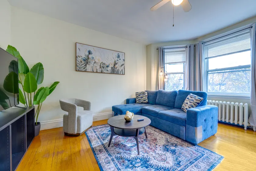 5min>Fenway:FreeParking:1100 Sqft:65inTV:KingBed - Image 1