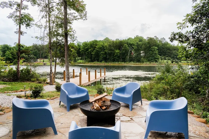 Hideaway on Hemlock Cove•lakefront•firepit•kayaks - Image 1