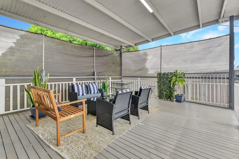 A Classic Cottage 4BR With Deck - Image 1