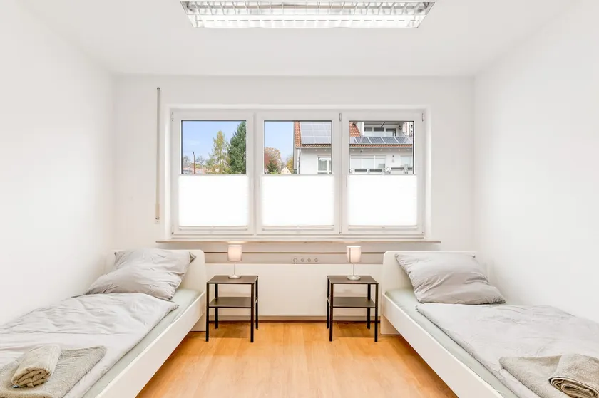 3 Bedrooms | Single Beds | Parking | Kitchen - Image 1