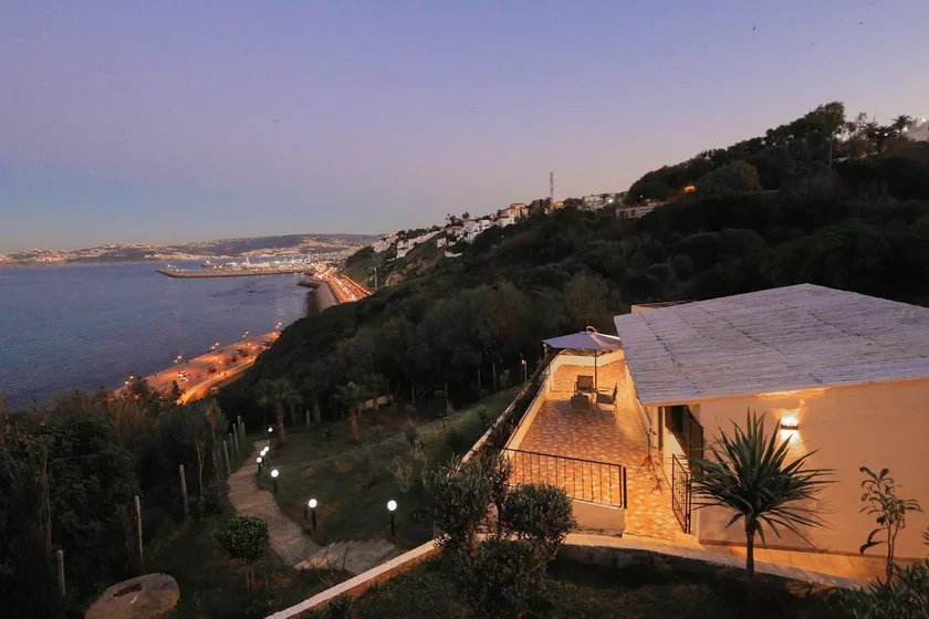 Monteluna • Exclusive Cabin • Between Two Seas - Image 1