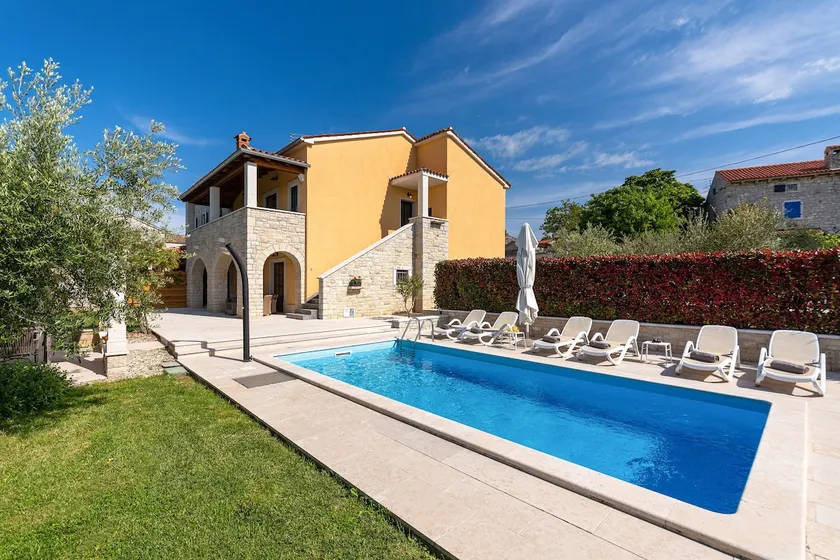 Sunny and family-friendly house near Vrsar - Image 1