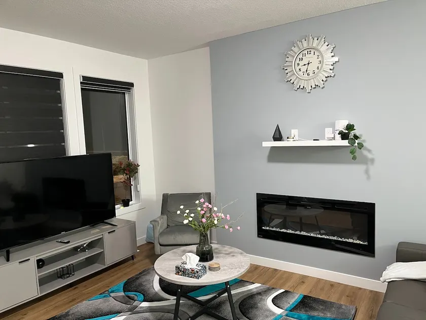 3BR Home•2.5BA• Sleeps 10 + Garage Family-Friendly - Image 1