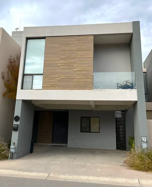 Cozy house next to the Consulate - Image 1