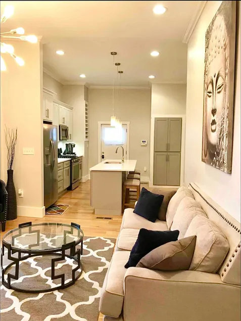 Windsor Retreat-3BR 2BA w Free Parking Near Downtn - Image 1