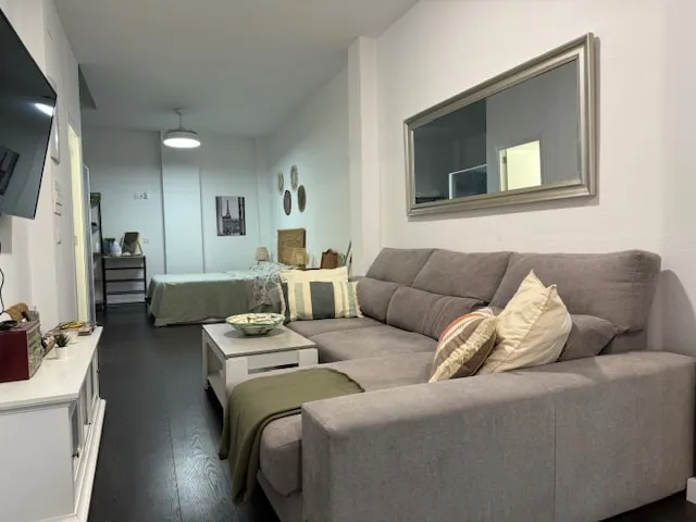 Studio in the Españoleto area - Image 1