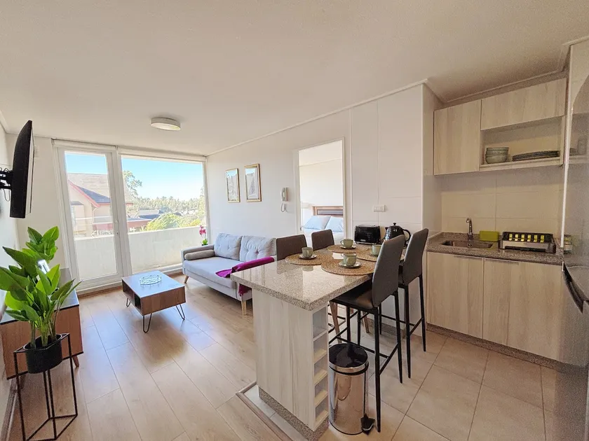 Apartment with parking, self check-in, residential neighborhood - Image 1
