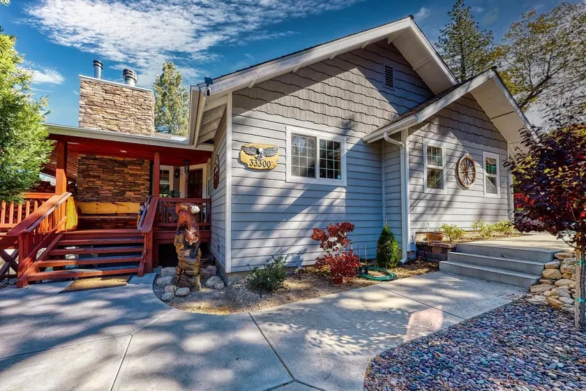 Arrowbear Lakehouse, 5BR-3BA, Sauna, Media and Game Room - Image 1