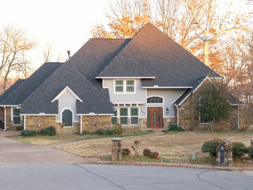 River View Retreat - Image 1