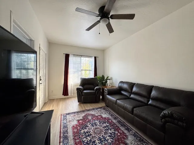 2BR 1B Upstairs Apartment. Great for long stays. - Image 1