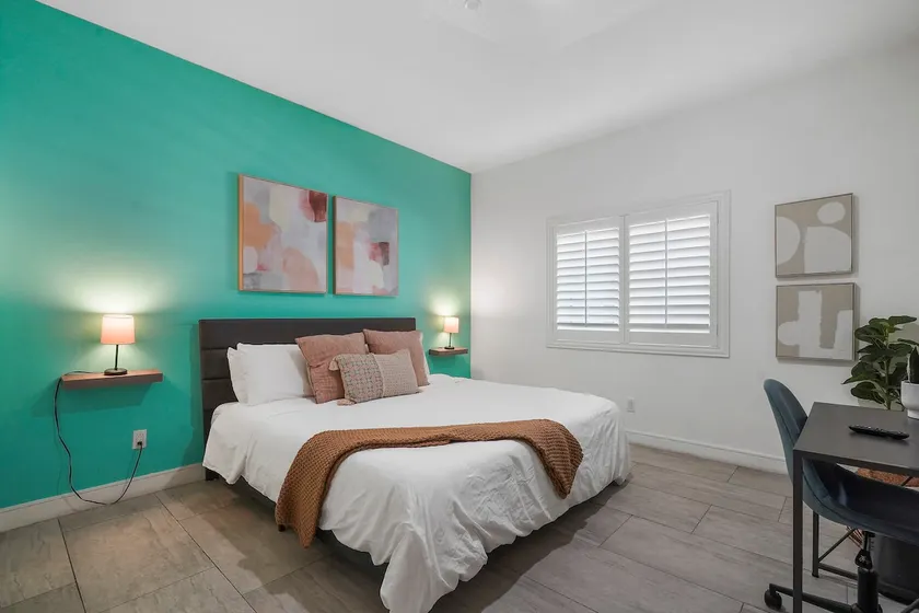 Urban Escapade , Stylish Touch - Image 1
